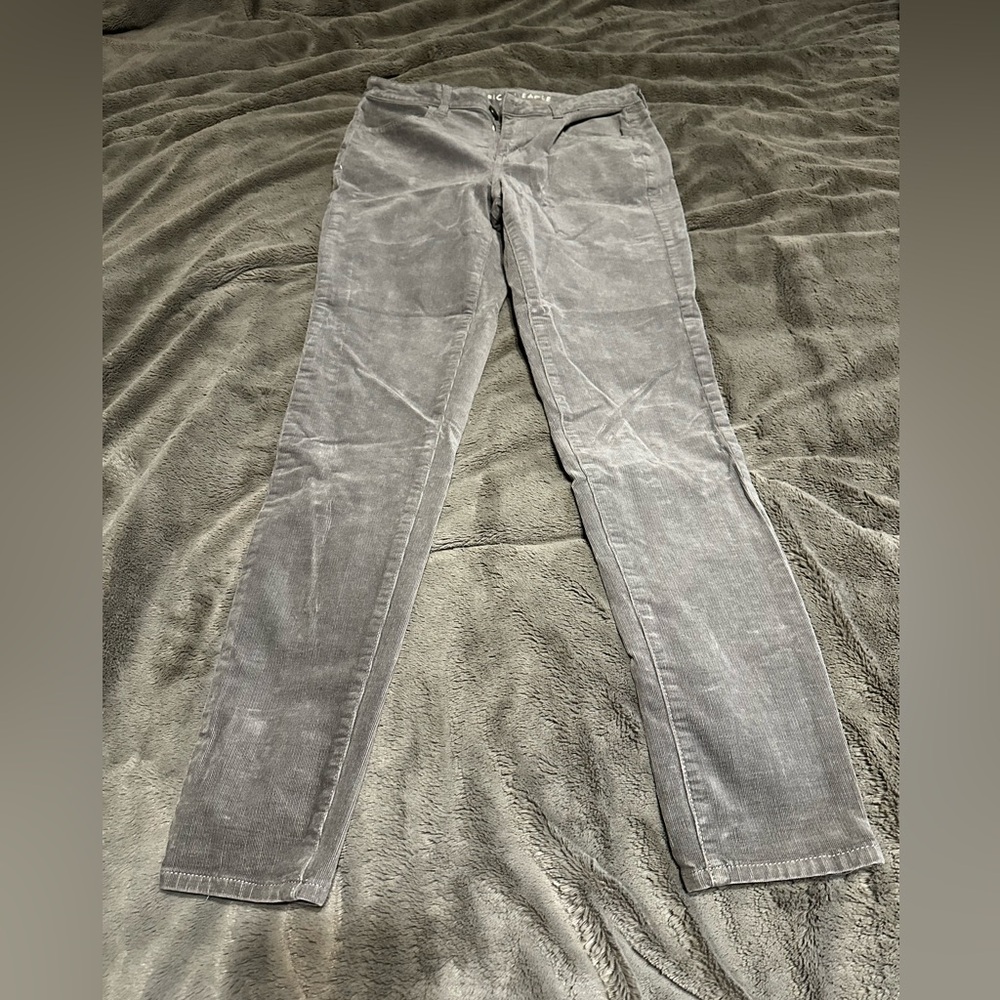 American Eagle gray skinny corduroy super stretch pants